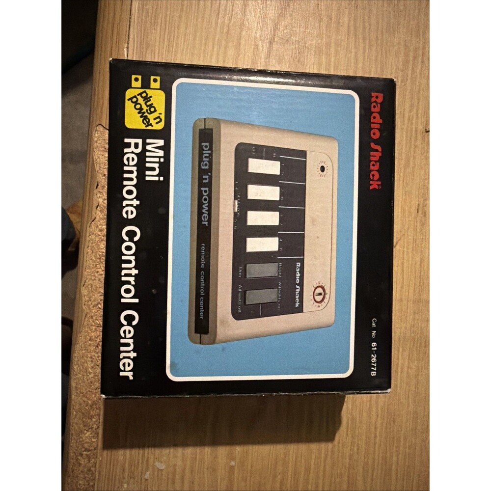 Vintage Radio Shack Plug 'n Power Mini Remote Control Center 61-2677B - LOOK!